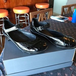 New Balance Black Patton leather Mary Jane’s